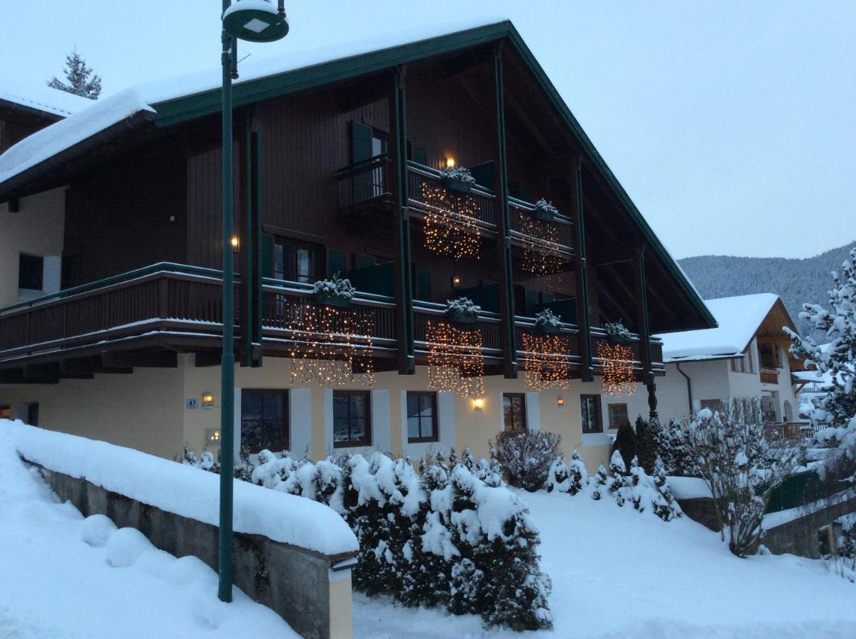 Hotel Panorama Garni Ingrid Dobbiaco Exterior foto