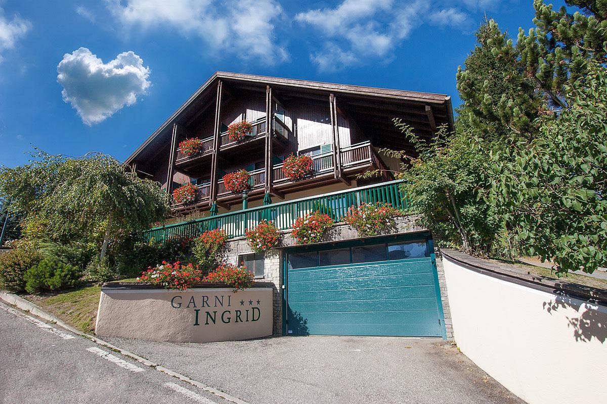 Hotel Panorama Garni Ingrid Dobbiaco Exterior foto